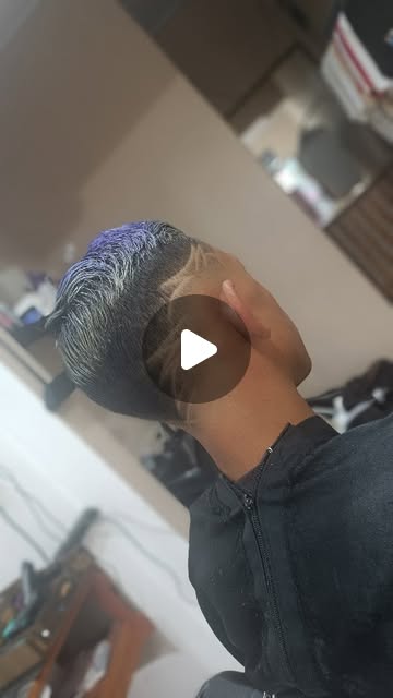 Corte e barba da Barbearia Fidelis
